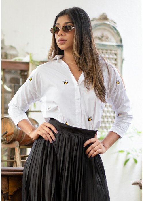 BEE EMBROIDARY BLOUSE